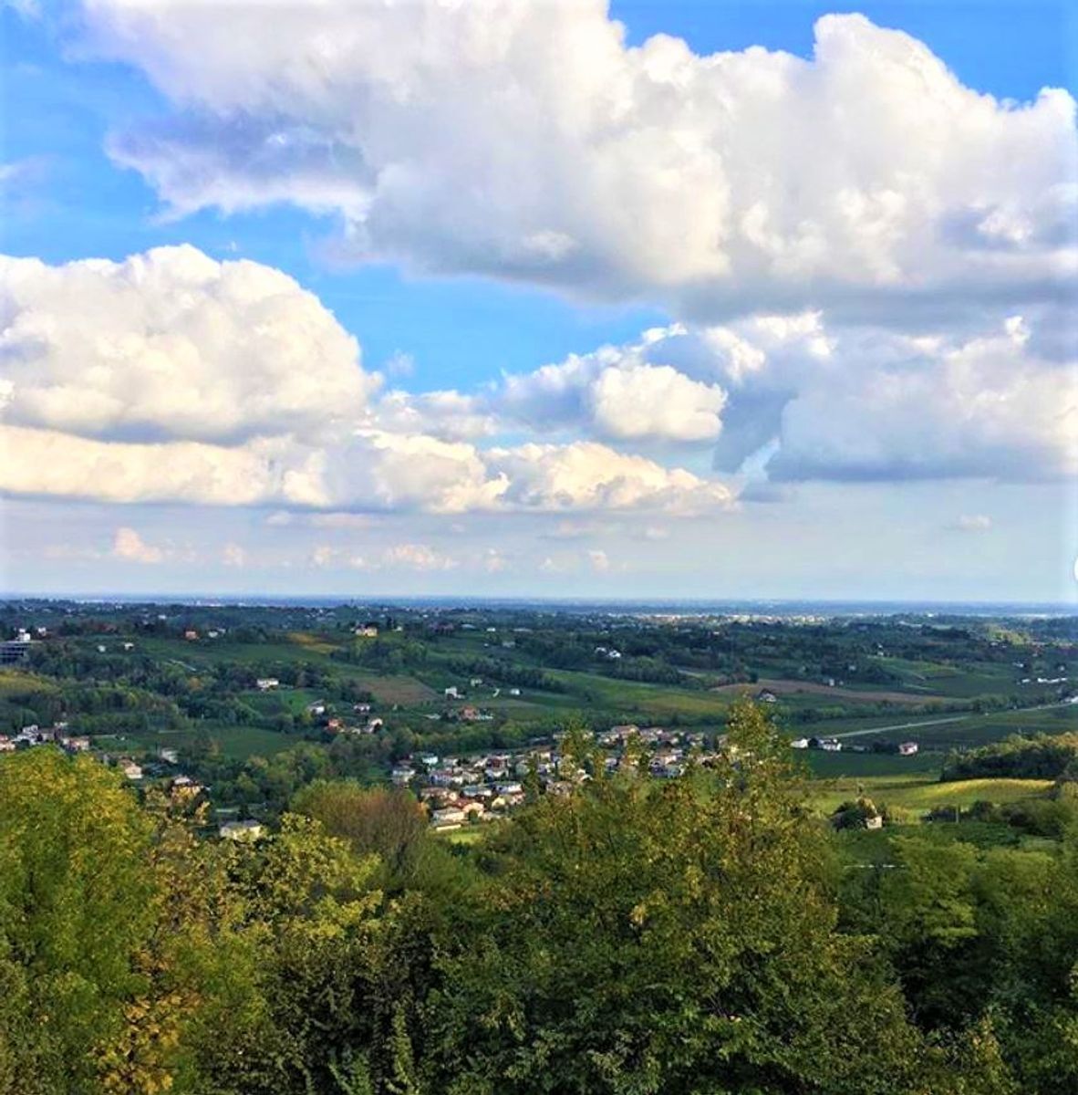 Lo Spumeggiante Anello del Prosecco: Aneddoti e Tesori Nascosti in Val Trippera Lo Spumeggiante Anello del Prosecco: Aneddoti e Tesori Nascosti in Val Trippera desktop picture
