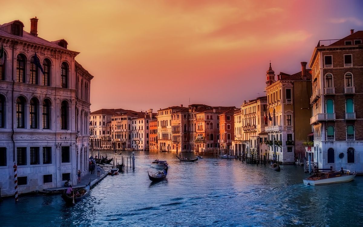 Venezia Nascosta: I Profili Segreti della Città Unica al Mondo desktop picture