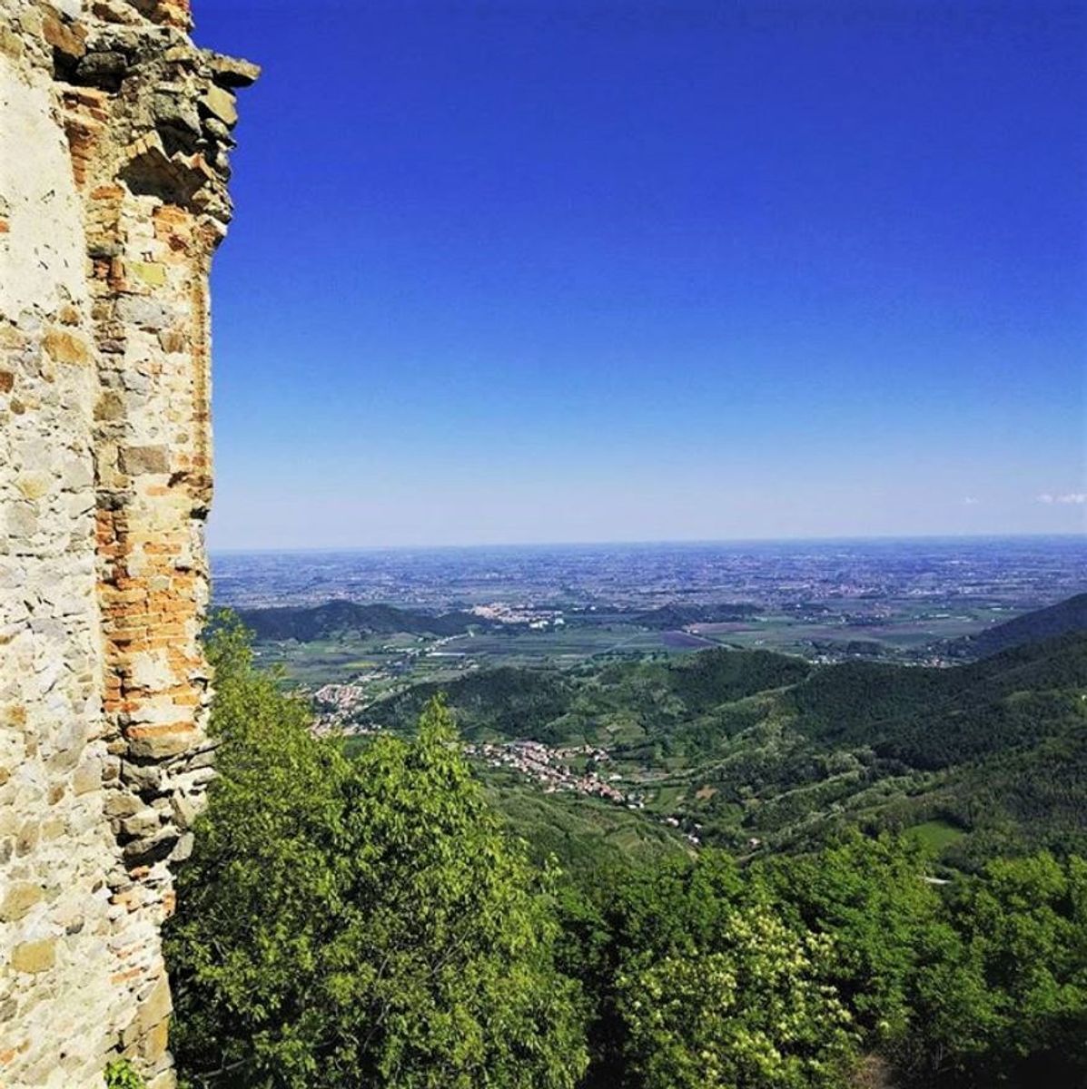 Trekking sul Venda: Panoramica dal Monastero degli Olivetani desktop picture