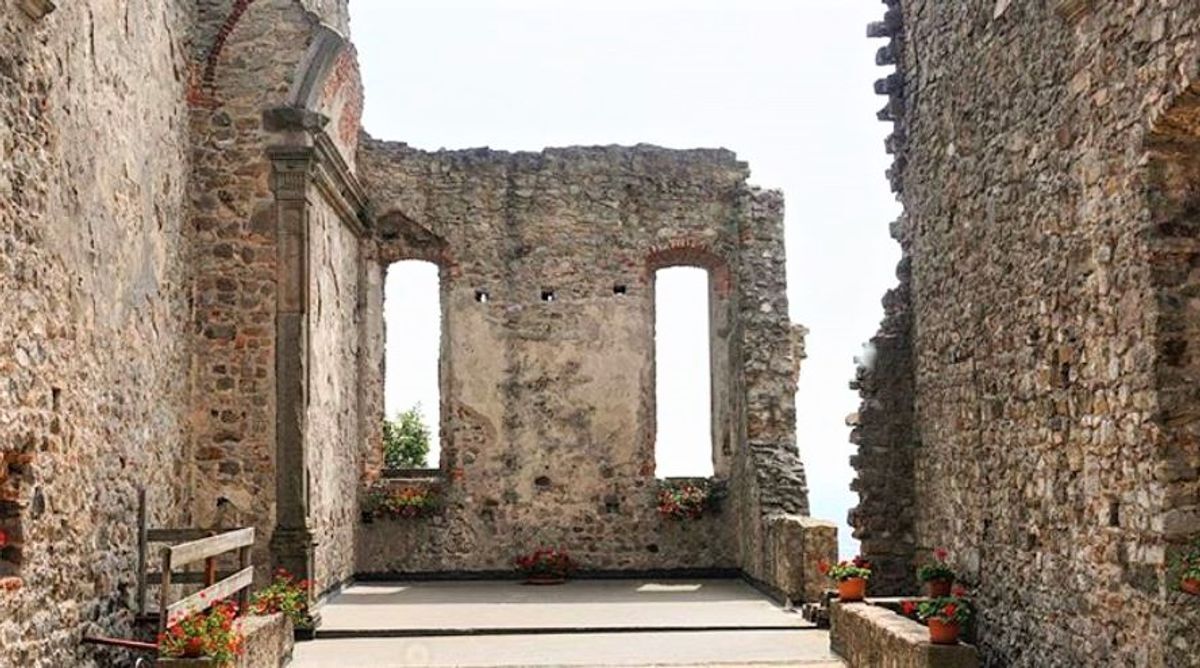 Trekking sul Venda: Panoramica dal Monastero degli Olivetani desktop picture