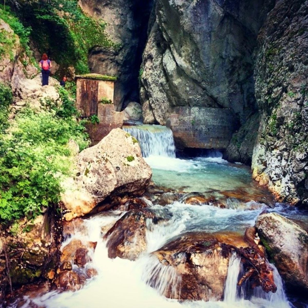 Le Gole dell’Infernaccio e l'Eremo di San Leonardo Le Gole dell’Infernaccio e l'Eremo di San Leonardo desktop picture