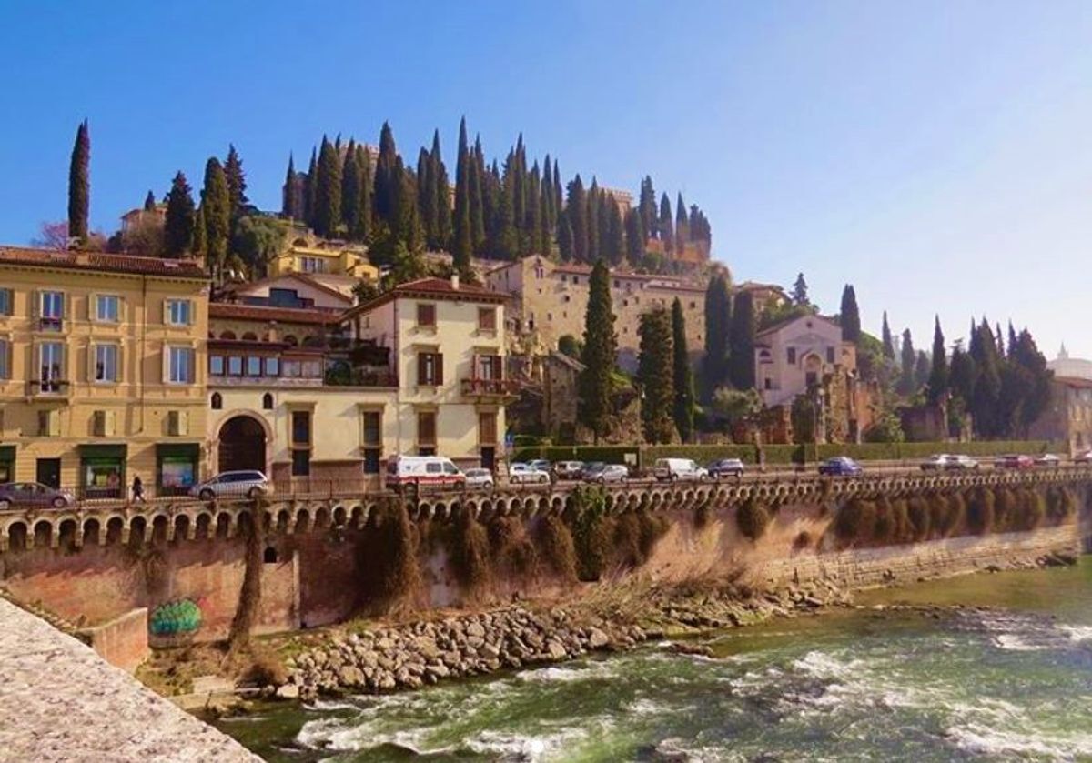 Caccia al Tesoro a Verona, la "Città Romantica" dai Mille Volti Caccia al Tesoro a Verona, la "Città Romantica" dai Mille Volti desktop picture