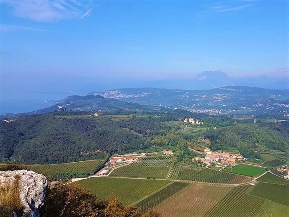 In Val Sorda: Il Bunker Vista Garda sul Monte Moscal In Val Sorda: Il Bunker Vista Garda sul Monte Moscal desktop picture