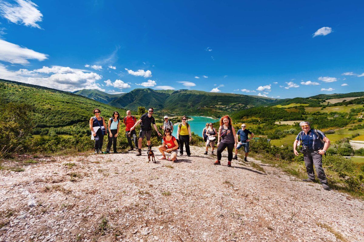 Escursione tra le Lame Rosse: Il Canyon delle Marche Escursione tra le Lame Rosse: Il Canyon delle Marche desktop picture