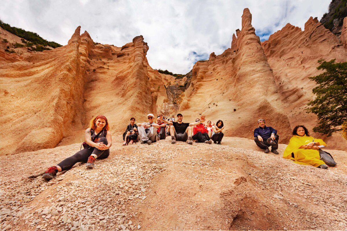 Escursione tra le Lame Rosse: Il Canyon delle Marche Escursione tra le Lame Rosse: Il Canyon delle Marche desktop picture