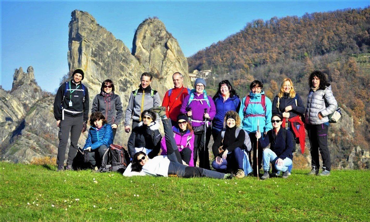 I Sassi di Roccamalatina: Un Percorso tra le "Dolomiti" del Bolognese desktop picture