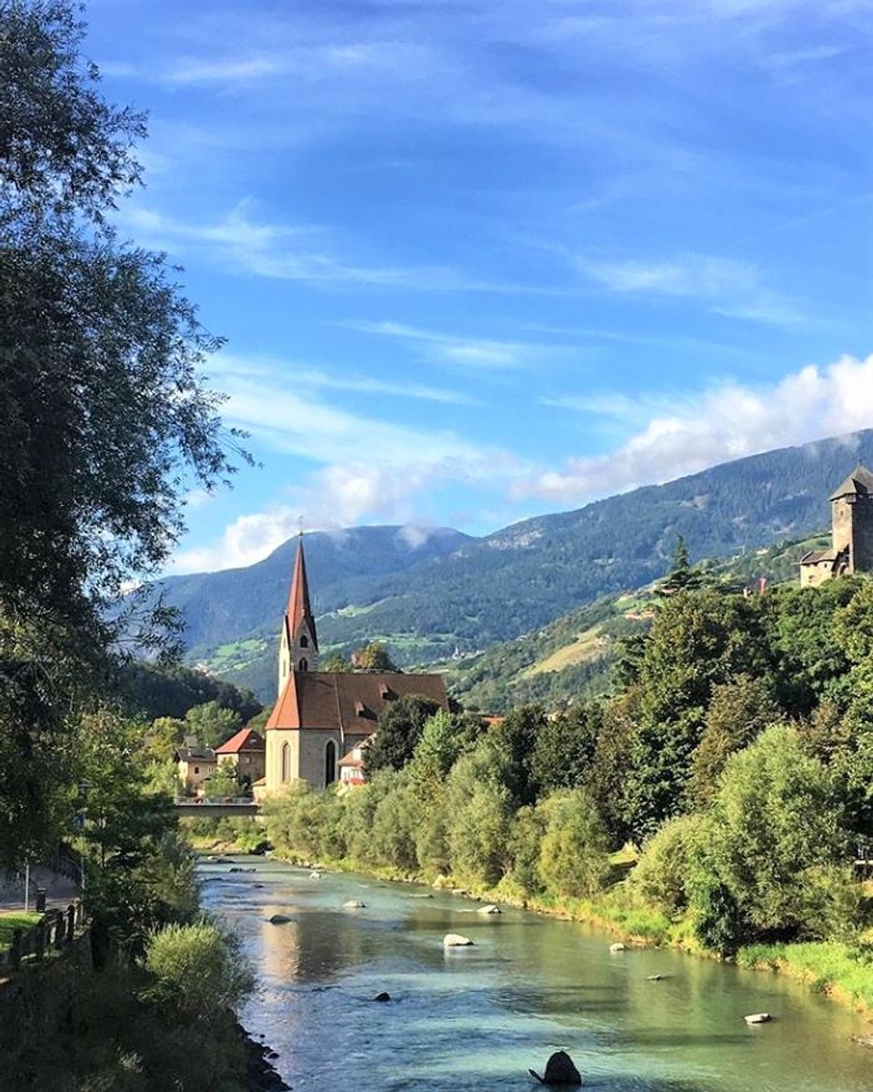 Un Assaggio di Natale a Chiusa: il Monastero di Sabiona desktop picture