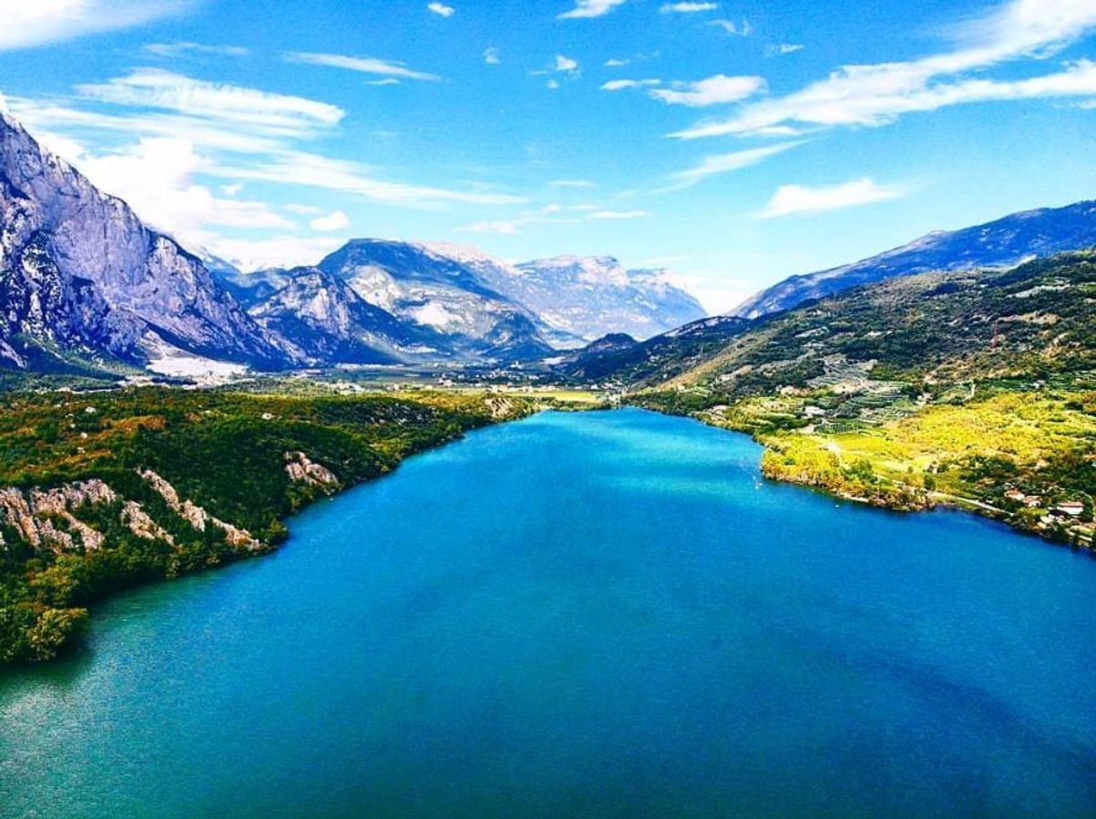 Il Lago di Cavedine e il Paesaggio Lunare di Marocche di Dro desktop picture