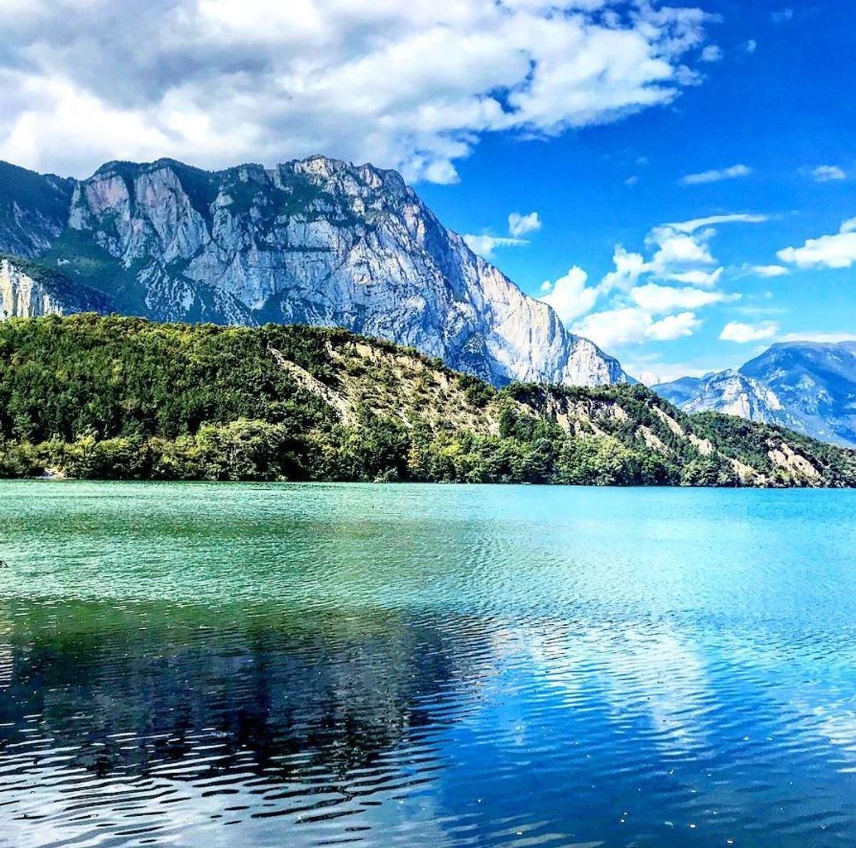 Il Lago di Cavedine e il Paesaggio Lunare di Marocche di Dro desktop picture