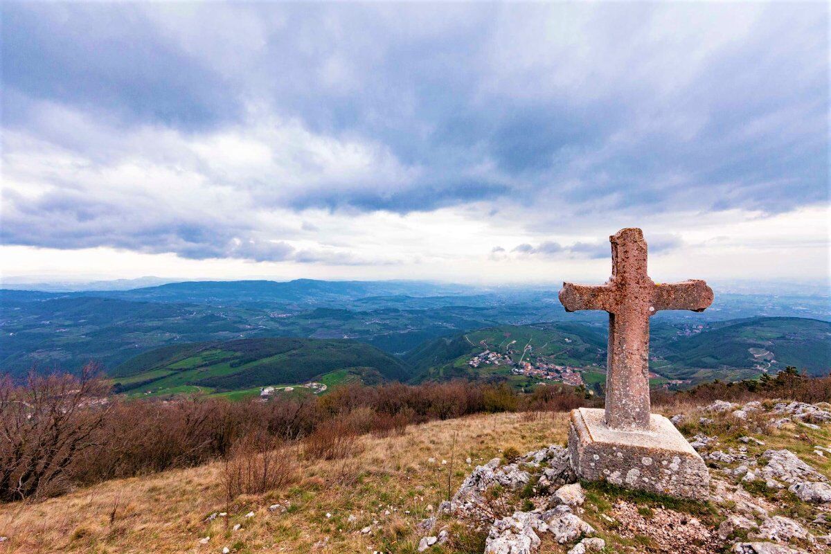Trekking Panoramico sul Monte Pastello, Lessinia desktop picture
