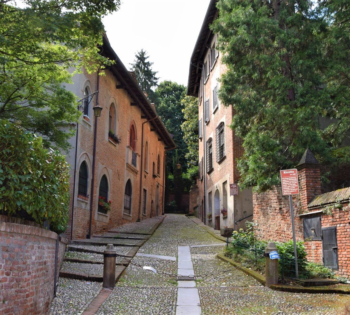 San Colombano al Lambro: un Itinerario tra i vigneti desktop picture