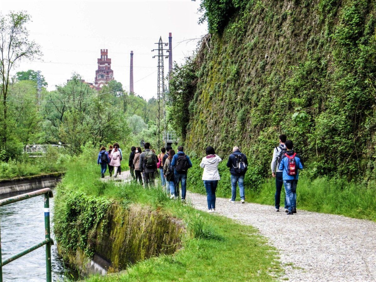 Visita Guidata di Crespi d’Adda, l'incantevole Villaggio Operaio desktop picture