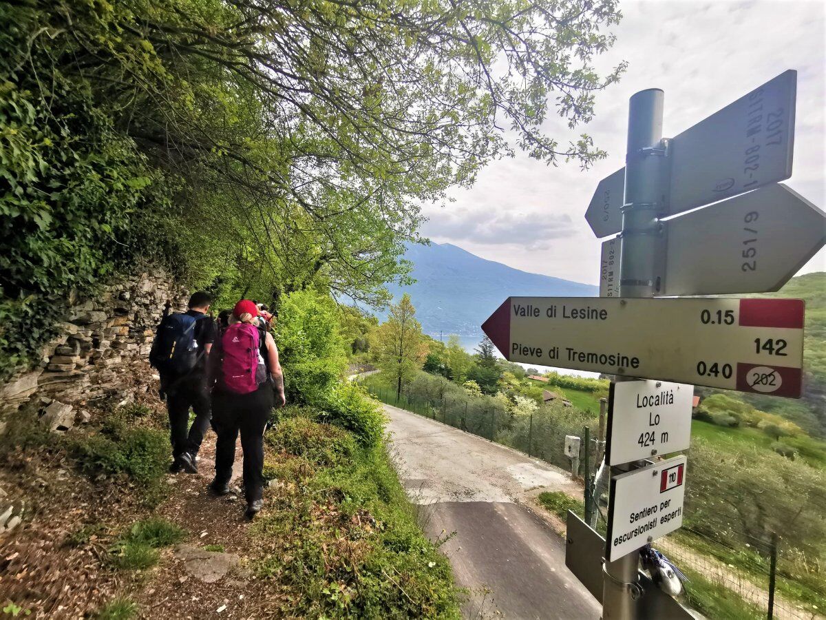 Emozionante Camminata dalla Forra di Campione a Pieve di Tremosine Emozionante Camminata dalla Forra di Campione a Pieve di Tremosine desktop picture
