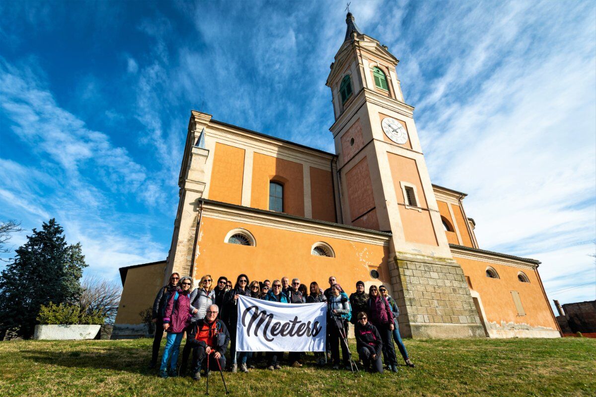 Lo storico Borgo Bolognese: Trekking a Castello di Serravalle desktop picture