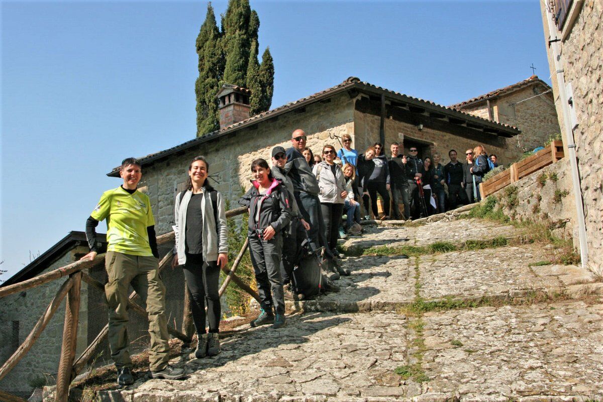 Trekking nei colli Bolognesi e visita alla misteriosa Rocchetta Mattei desktop picture