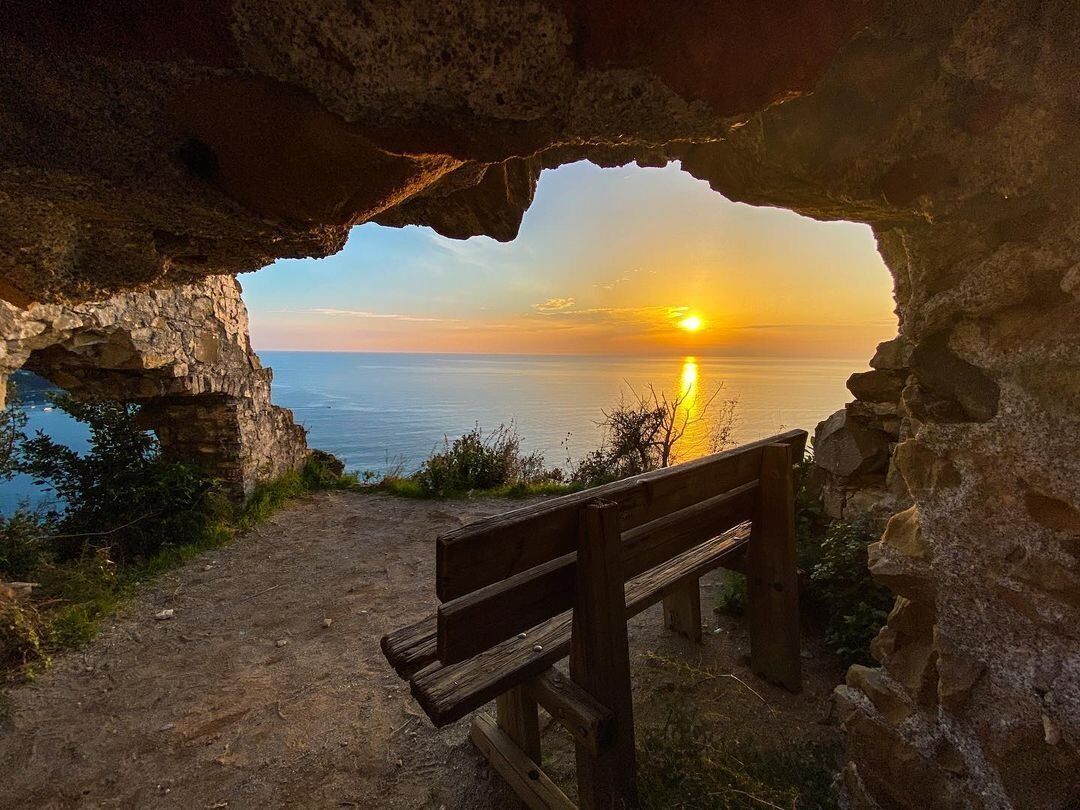 Rocche di Sant'Anna: Balcone sul Mar Ligure Rocche di Sant'Anna: Balcone sul Mar Ligure desktop picture