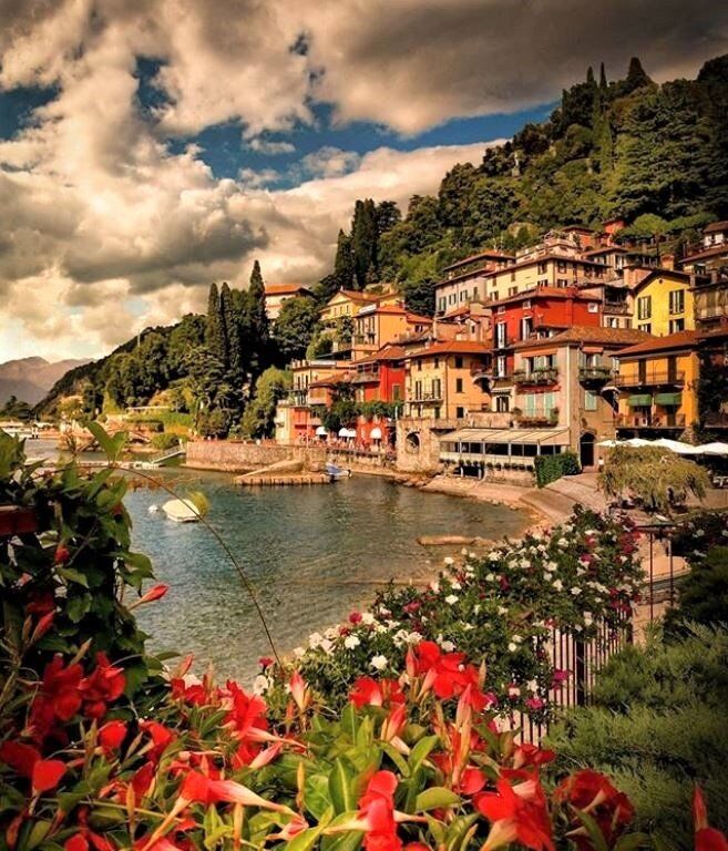 Dolci Sentieri, Antiche Borgate e Scorci Unici: il Lago di Como e la magica alchimia dell’Anello di Varenna desktop picture