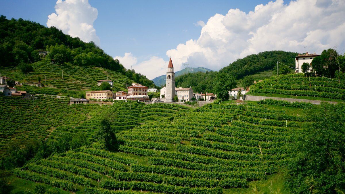 Cison di Valmarino e la Via dell’Acqua: Tra Storia e spaccati di una Natura Autentica desktop picture