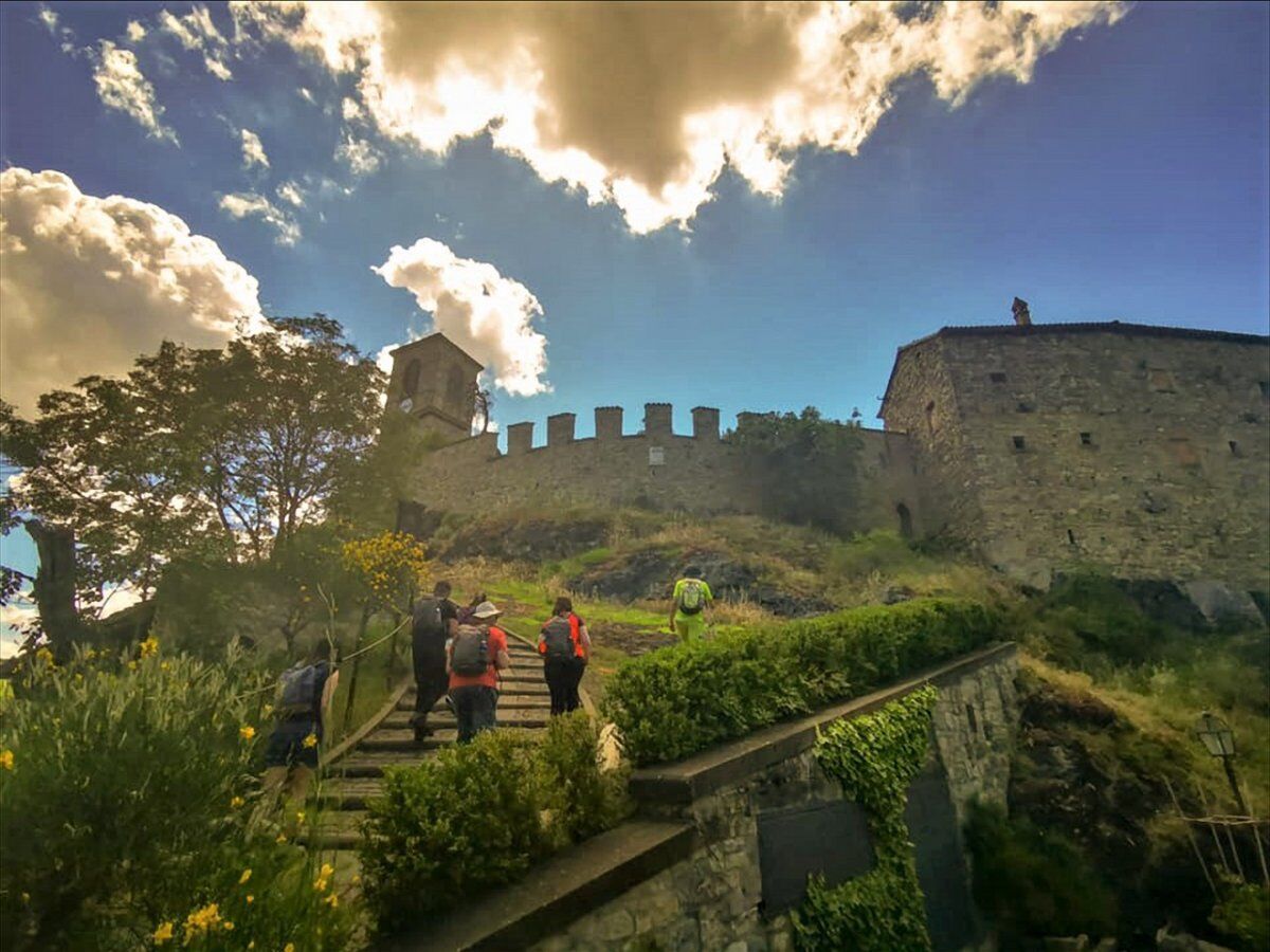 Escursione a Pompeano: il magico Borgo dell’Appennino Modenese desktop picture