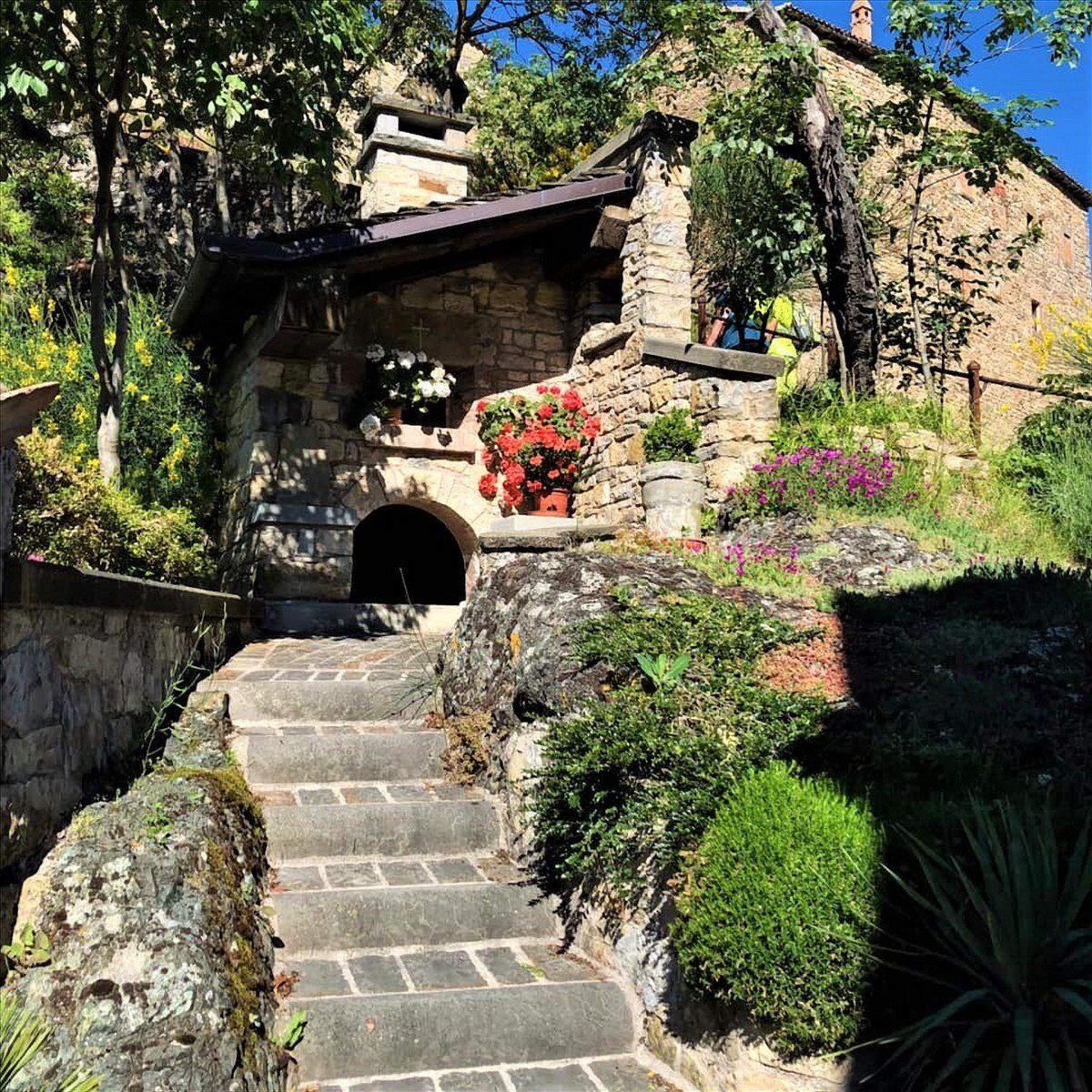 Escursione a Pompeano: il magico Borgo dell’Appennino Modenese Escursione a Pompeano: il magico Borgo dell’Appennino Modenese desktop picture