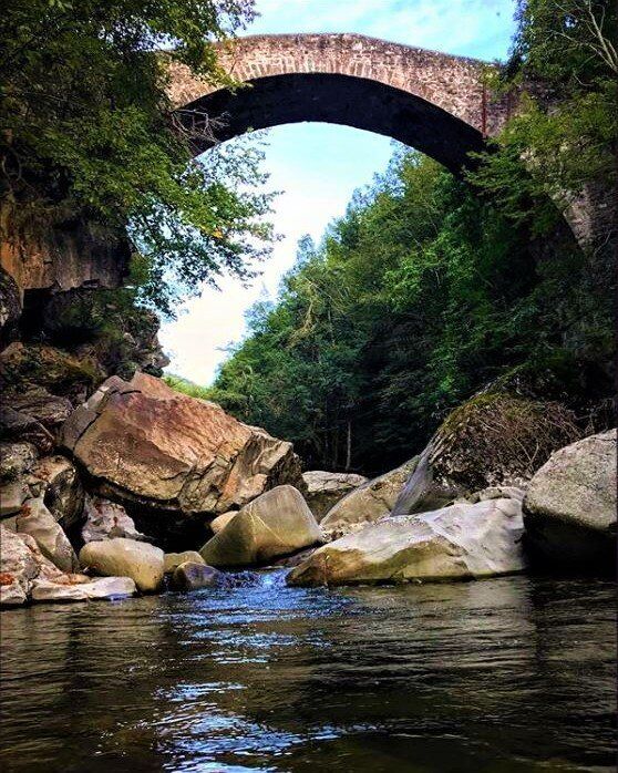 Trekking a Fiumalbo, magica “Città d’Arte” dell'Appennino Modenese desktop picture