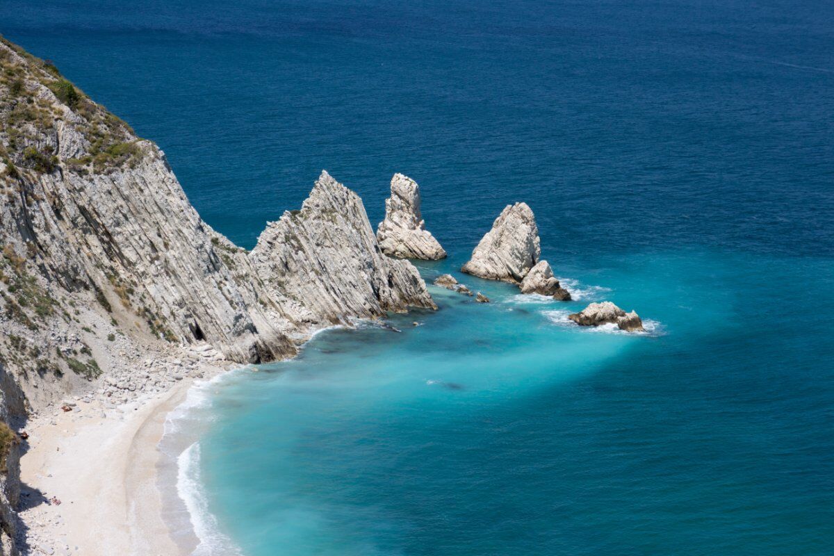 Una Camminata lungo i Litorali del Conero Sud Una Camminata lungo i Litorali del Conero Sud desktop picture