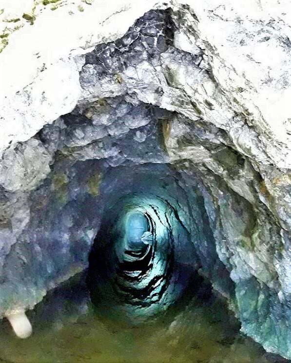 Trekking a Montecreto: tra suggestive miniere e tesori paesaggistici Trekking a Montecreto: tra suggestive miniere e tesori paesaggistici desktop picture