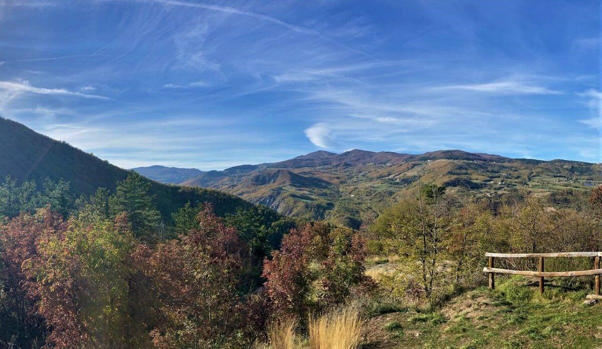 Trekking a Montecreto: tra suggestive miniere e tesori paesaggistici Trekking a Montecreto: tra suggestive miniere e tesori paesaggistici desktop picture