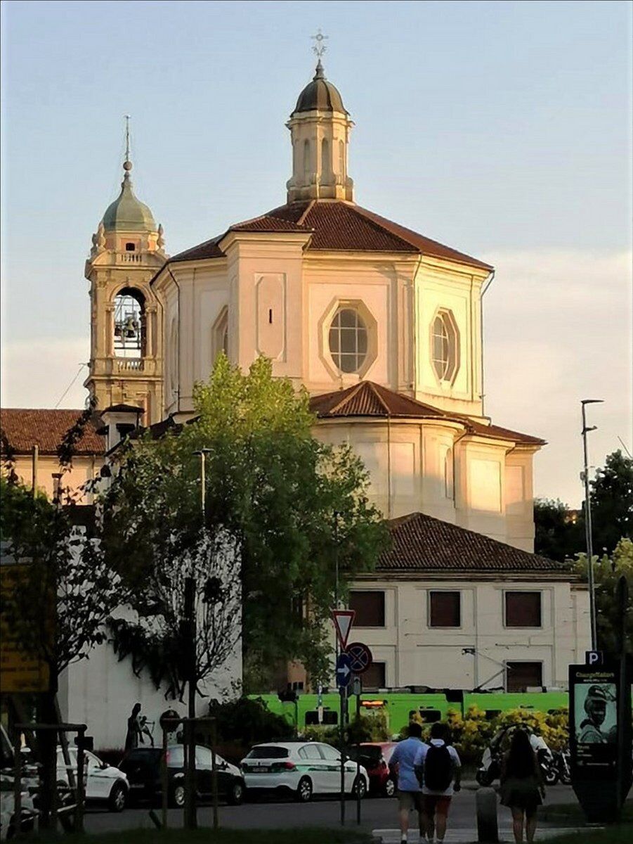 Notte di San Lorenzo: Tour guidato alla ricerca delle stelle di Milano Notte di San Lorenzo: Tour guidato alla ricerca delle stelle di Milano desktop picture