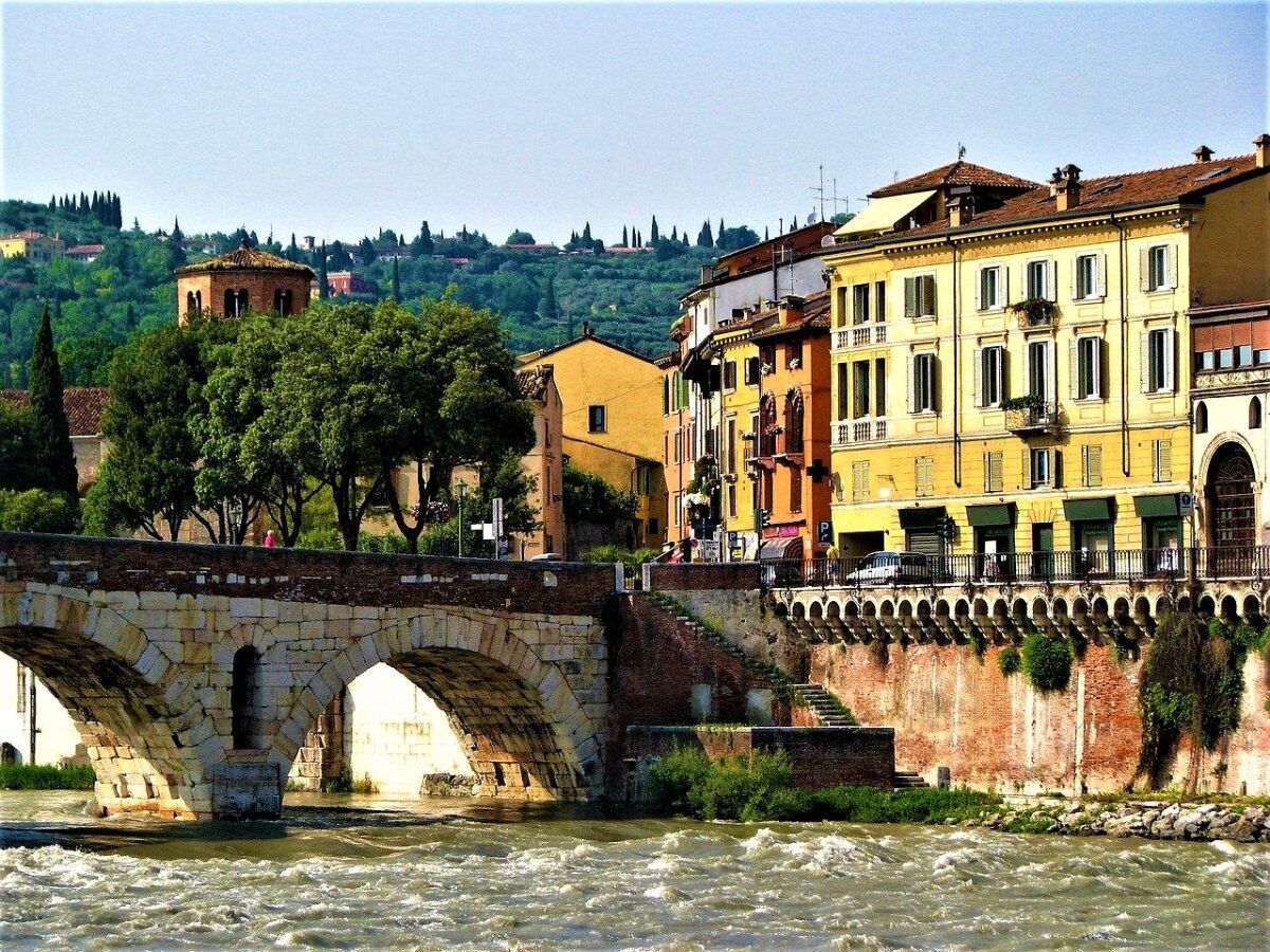 Tour Guidato per le vie storiche di Verona - 1° turno (mattina) desktop picture