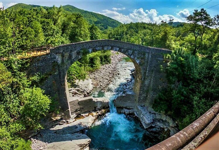 Trekking tra le perle del Modenese: Riolunato e i Ponti Medievali desktop picture