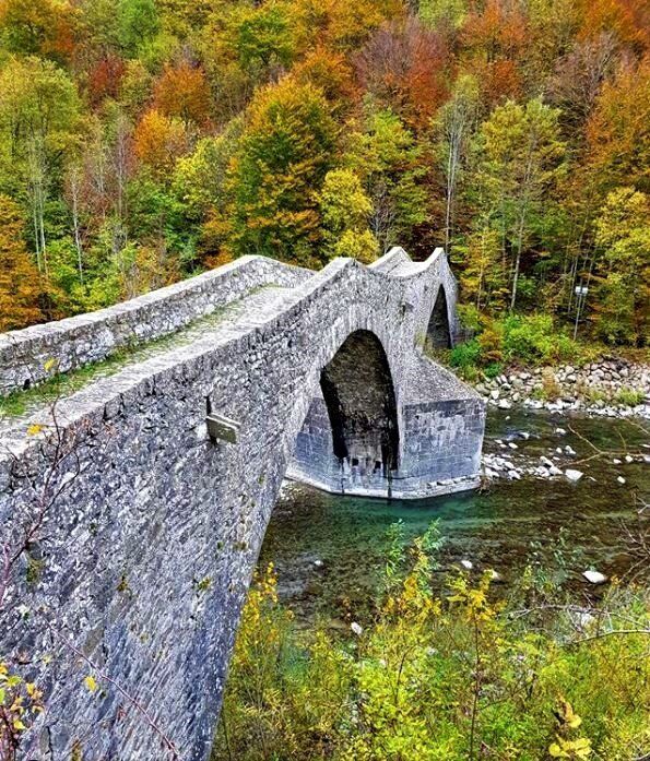 Trekking tra le perle del Modenese: Riolunato e i Ponti Medievali desktop picture