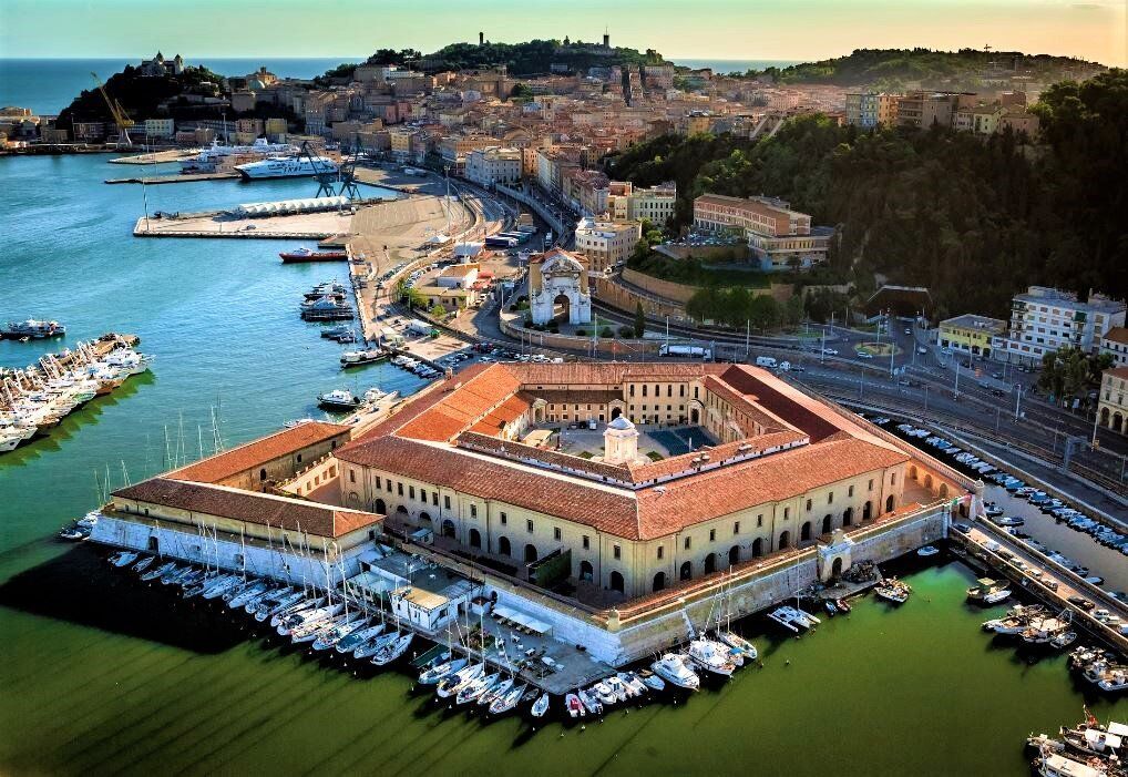 Ancona Culturale, la Città dipinta sulle coste del Mar Adriatico desktop picture