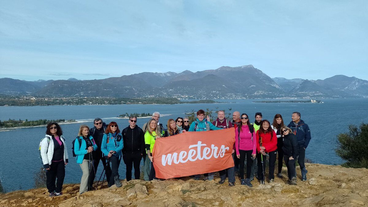 Escursione alla Rocca di Manerba: un terrazzo sul Lago di Garda desktop picture