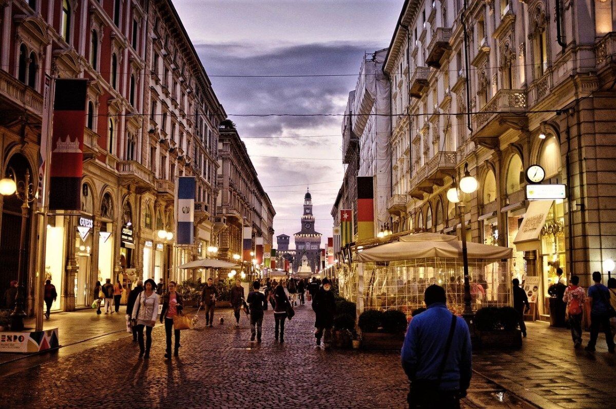 Visita Culturale a Milano: Percorso tra Storia, Miti e Leggende Visita Culturale a Milano: Percorso tra Storia, Miti e Leggende desktop picture