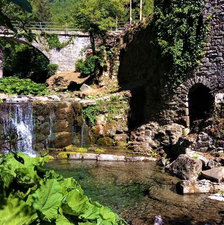 Nel Cuore della Valle Randaragna: Trekking tra Cascate e Antiche Testimonianze - MATTINA desktop picture