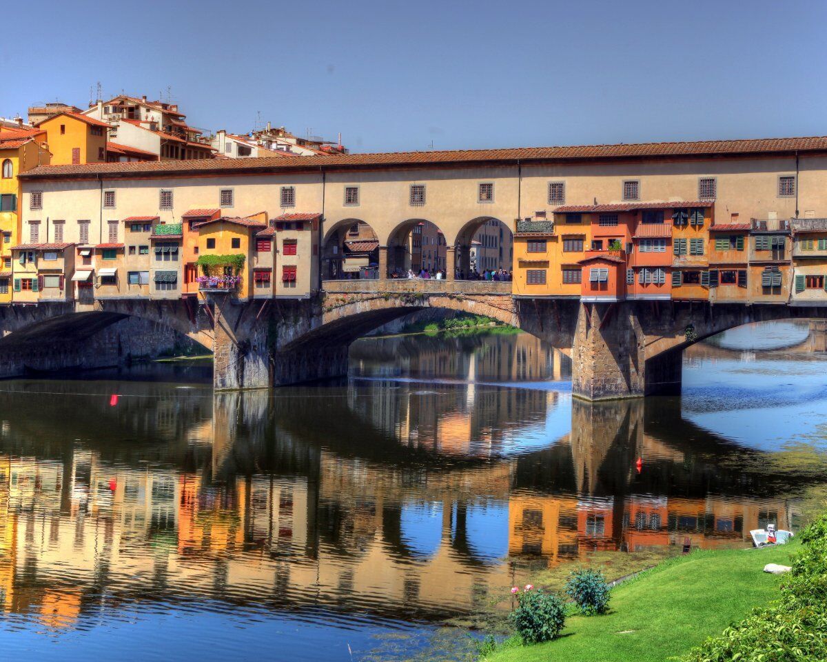 Firenze insolita: passeggiata con il naso all'insù desktop picture