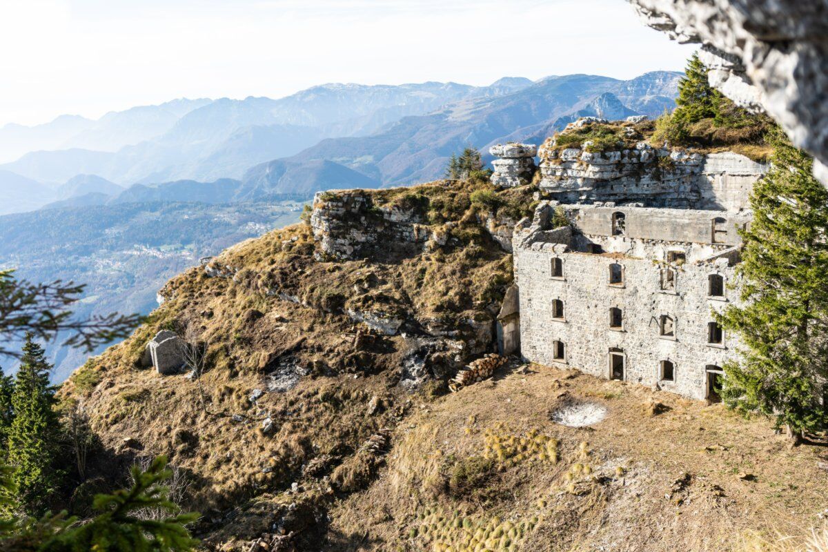 Escursione al Monte Campolongo con Vista sulla Valdastico Escursione al Monte Campolongo con Vista sulla Valdastico desktop picture