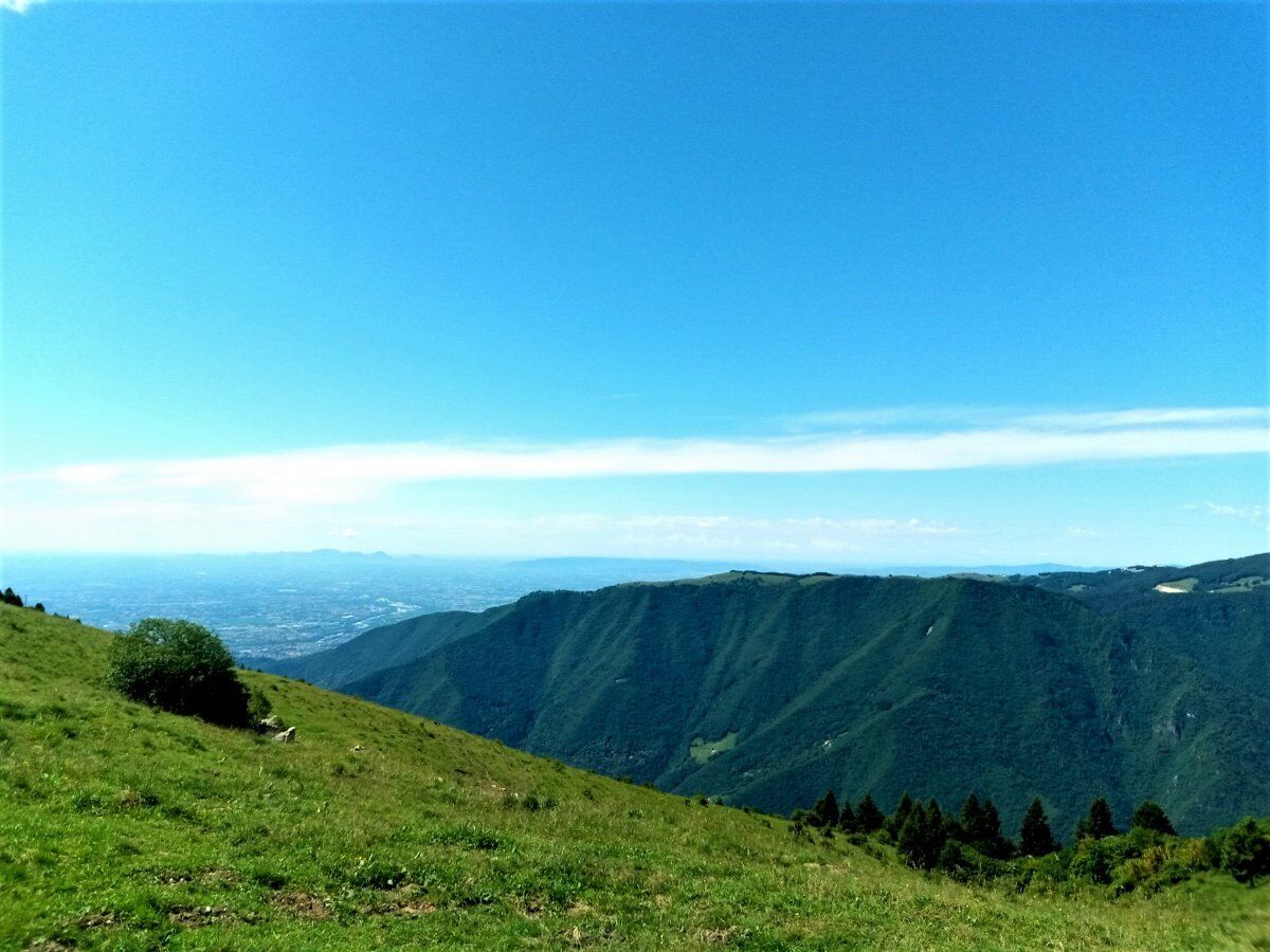 Il Fascino dei Colli Alti: Escursione a Contatto con la Storia Il Fascino dei Colli Alti: Escursione a Contatto con la Storia desktop picture
