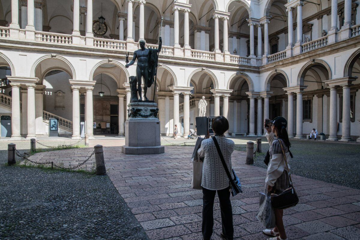 Visita Guidata di Brera: Un Tour tra Sacro e Profano desktop picture