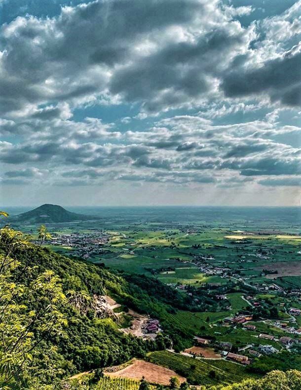 Nel Cuore dei Colli Euganei: Escursione al Monte della Madonna Nel Cuore dei Colli Euganei: Escursione al Monte della Madonna desktop picture