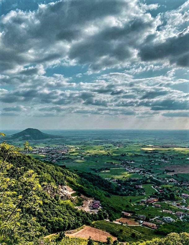 Nel Cuore dei Colli Euganei: Escursione al Monte della Madonna desktop picture