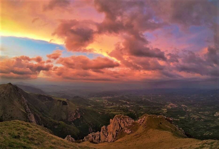 La Fonte dell’Aquila e la magia del Tramonto a Pizzo Meta La Fonte dell’Aquila e la magia del Tramonto a Pizzo Meta desktop picture