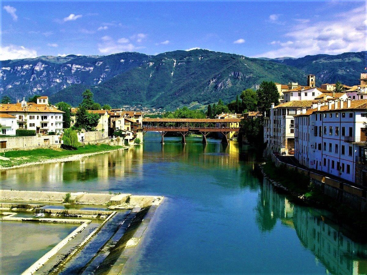 Tour Guidato nella Storia a Bassano del Grappa: Dal Medioevo alla Grande Guerra - 1° turno desktop picture