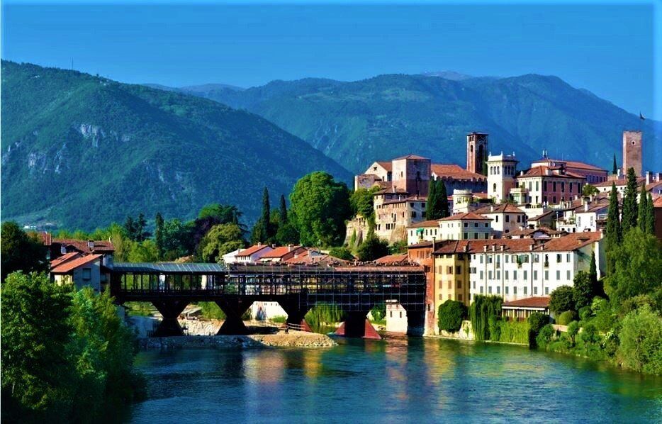 Tour Guidato nella Storia a Bassano del Grappa: Dal Medioevo alla Grande Guerra - 1° turno desktop picture