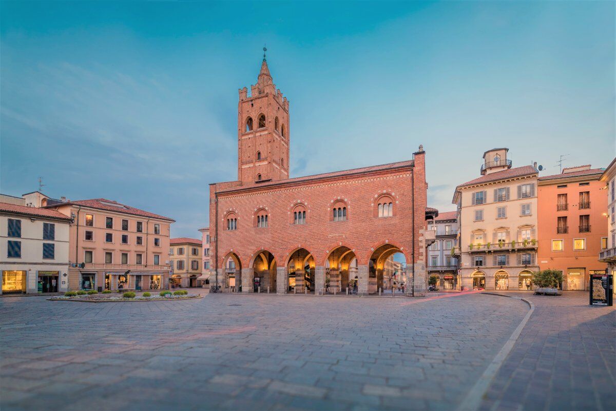 Tour guidato di Monza: da Villa Reale al centro storico Tour guidato di Monza: da Villa Reale al centro storico desktop picture