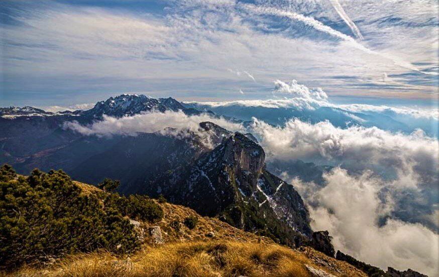 Escursione sul Monte Zugna: Tra Natura e Antiche Testimonianze Escursione sul Monte Zugna: Tra Natura e Antiche Testimonianze desktop picture