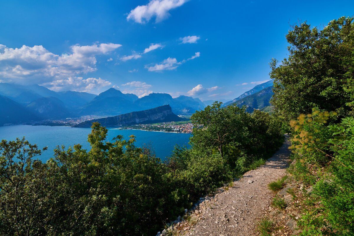 L'affascinante Scalinata Panoramica di Busatte-Tempesta L'affascinante Scalinata Panoramica di Busatte-Tempesta desktop picture