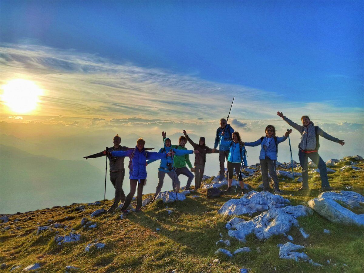 Escursione al tramonto sul Monte Altissimo di Nago Escursione al tramonto sul Monte Altissimo di Nago desktop picture