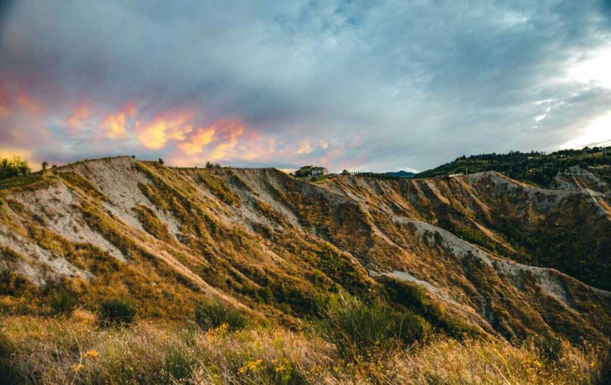 Escursione nei Gessi Bolognesi al tramonto: quando il mare evaporò desktop picture